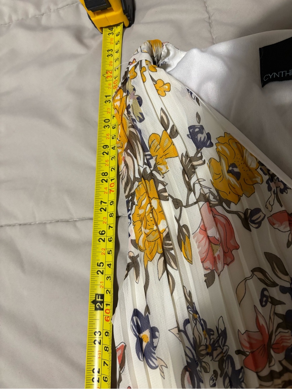 Sleeveless Floral V-Neck Pleated Dress in Cream and Yellow with removable belt - Picture 9 of 11